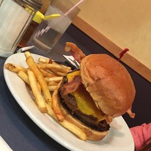 Meet your Posher, Marialina